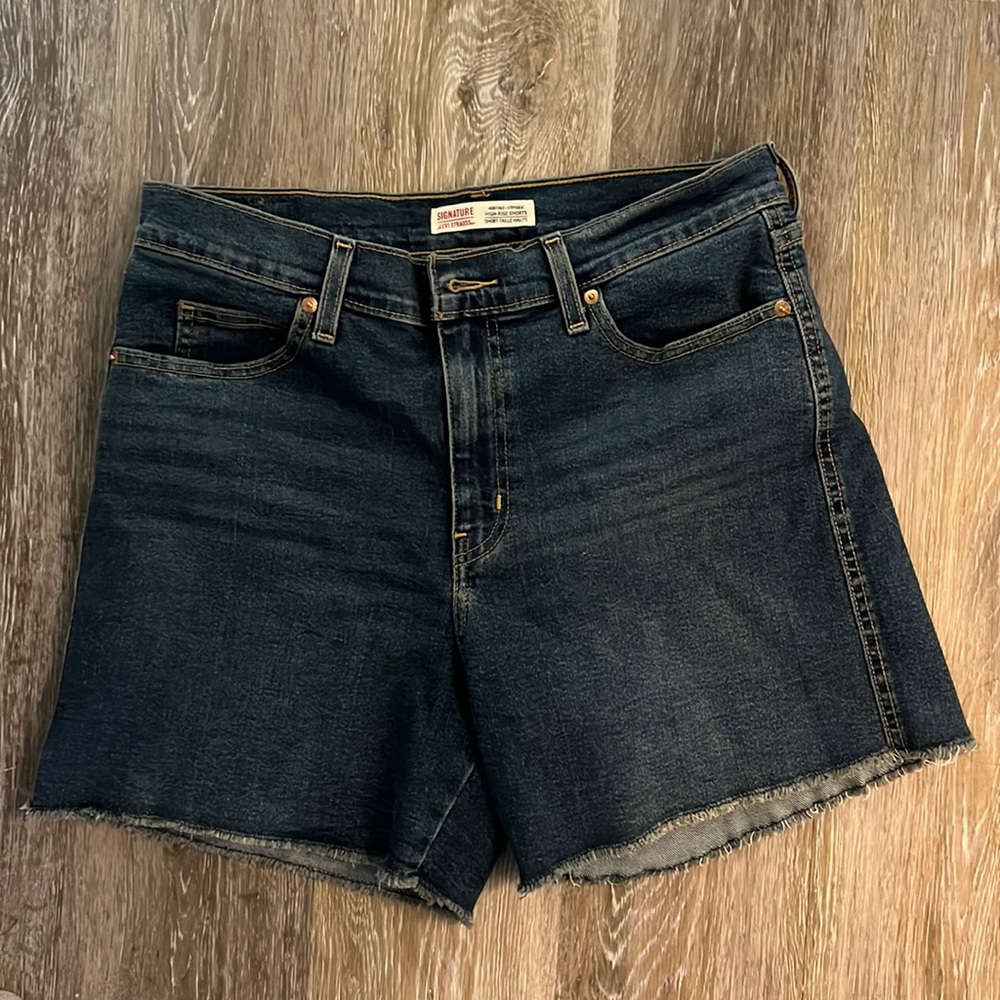 Levi high rise shorts